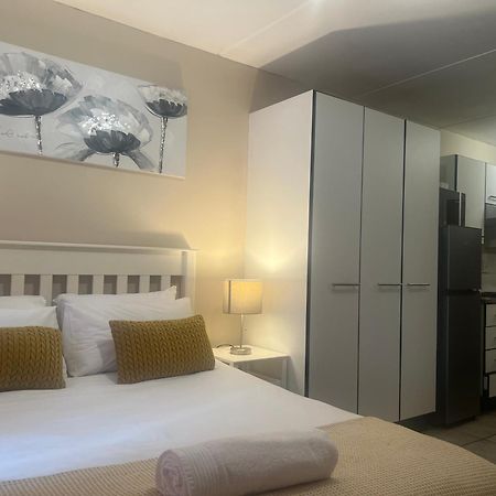 Smart And Cozy Studio With Netflix And Showmax Pretoria-Noord Eksteriør bilde